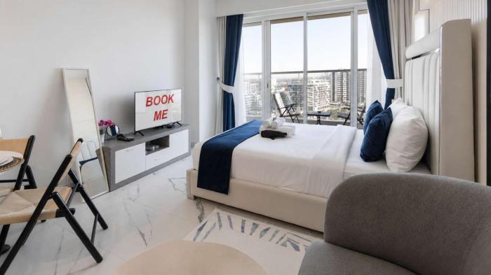 Free housekeeping visits during your stay - StayShort - Serene Studio in Al Barsha Sleeps 2