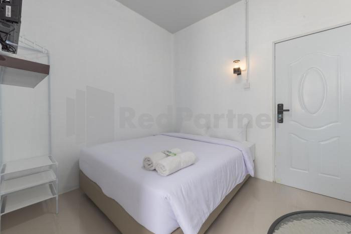 Adam Guesthouse Mitra RedDoorz