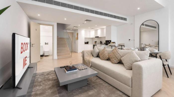 Free housekeeping visits during your stay - StayShort - Stylish 1 Bedroom Duplex in DIFC that Sleeps 4