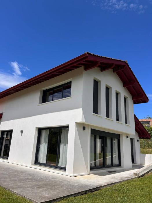 Villa premium avec extérieur ensoleillé