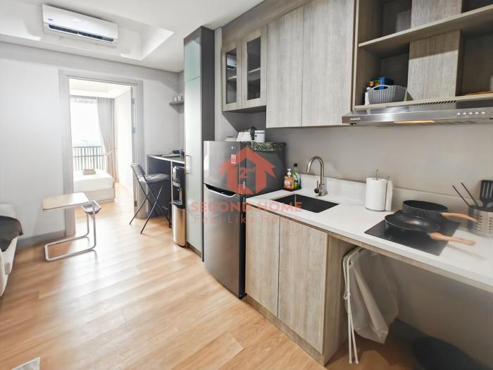 Luxury 1BR Fatmawati CC Apt Pool, Gym, Wi-Fi