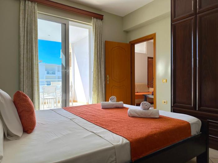 Spacious and central 2Bedroom APT with sea view