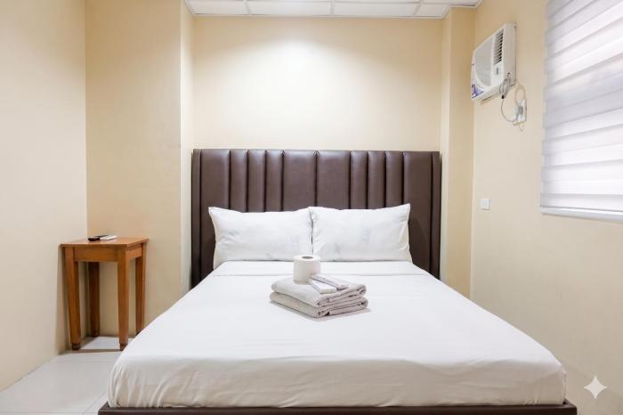 RedDoorz at Sandico Apartelle near US Embassy Manila