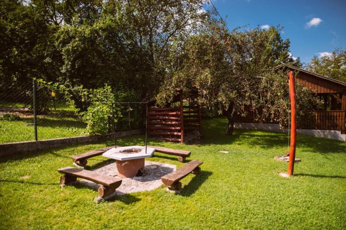 Flóra Apartmanok