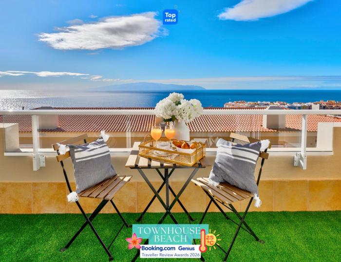 Townhouse Beach House - Relax, panoramic sea view and pool area