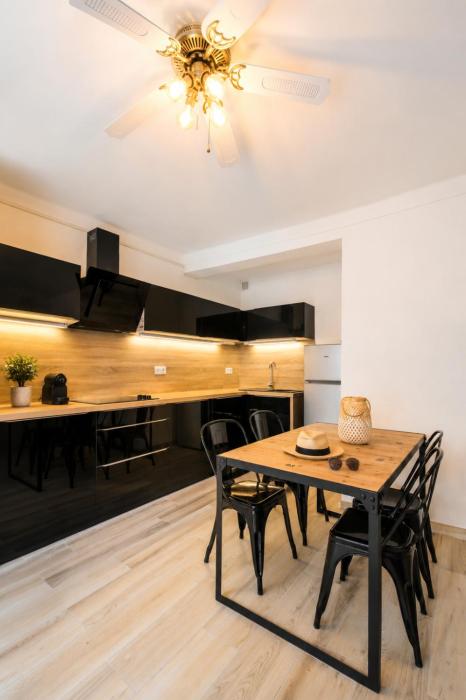 "COSY" Appartement confort de 50m2 à 150m de la Mer et du Centre ville, parking gratuit
