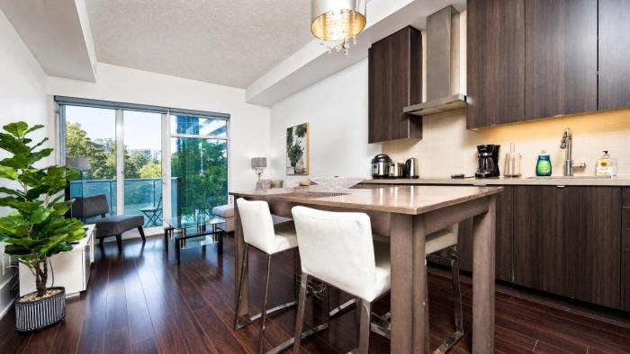 Chic 1BR Suite - Harbourfront Nearby