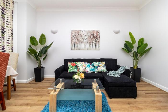 The Eden Central - Large Modern Apartment near Station