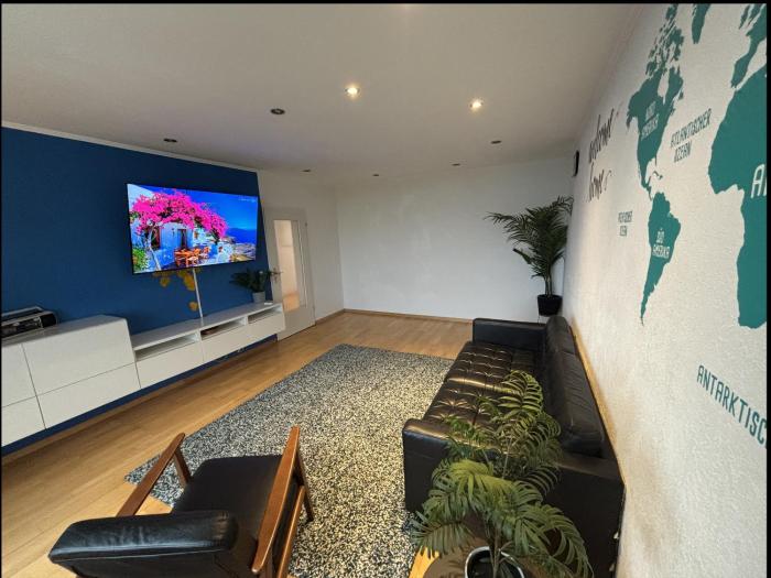 Quiet & Secure Modern Flat with Great View