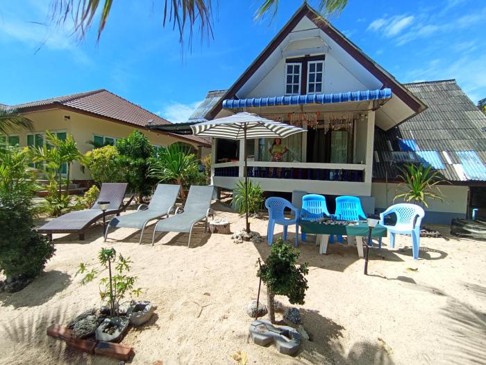 FRONT BEACH FISHER HOUSE BANGPOR BEACH MAENAM-Koh Samui