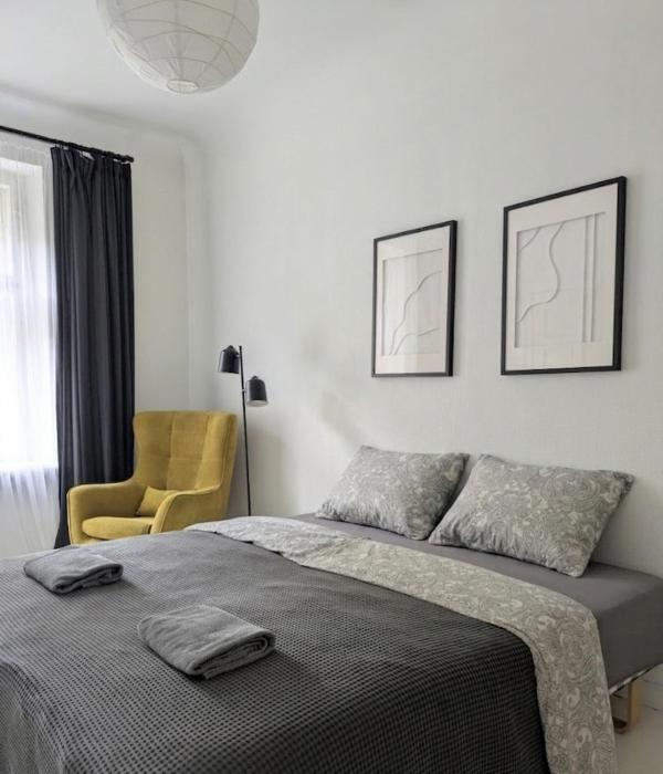 Charming 2 bedroom apartment, free parking