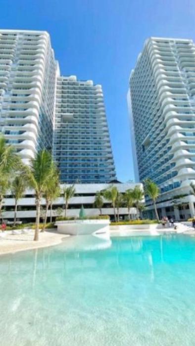La Serene at Azure North