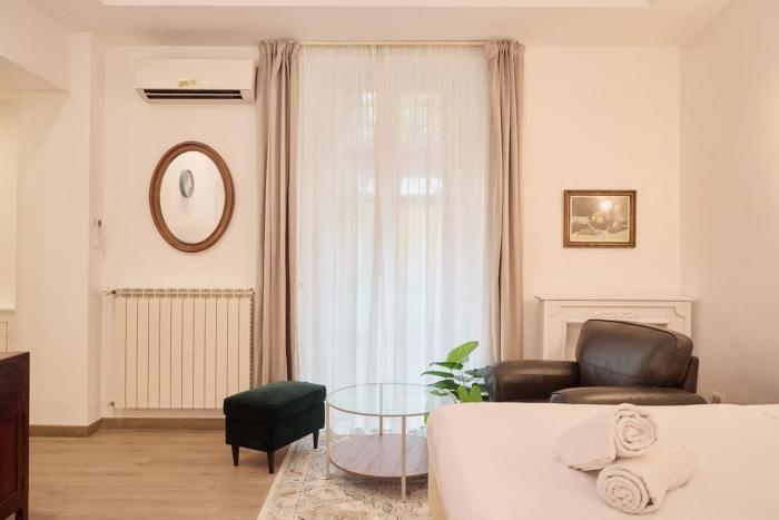Romantic Medici Chapels Retreat for Two
