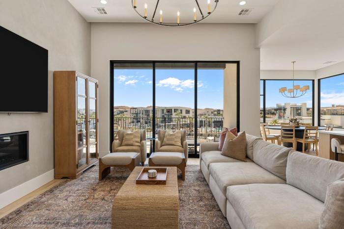 Barefoot Beach House C condo