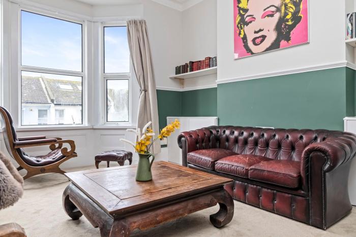 Artsy Oasis with Sea Views Next to Queens Park