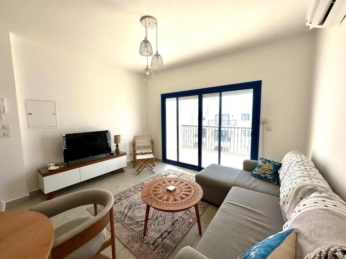 Spacious 1BR in Marassi Greek Fresh & Cozy