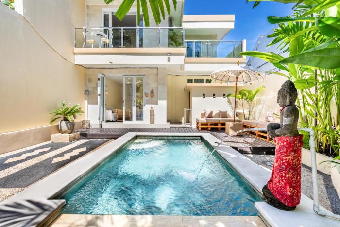 Central Seminyak Family friendly 3BR Kid Poolvilla