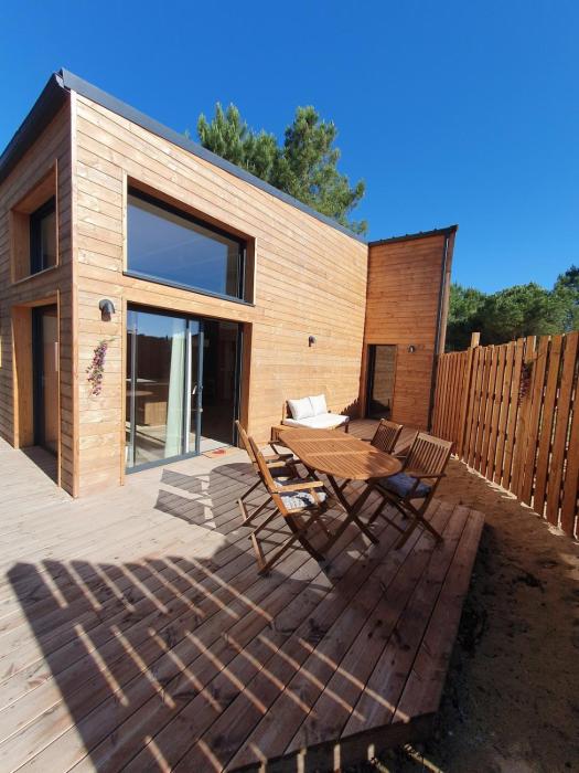 Surf & Sauna Bud House
