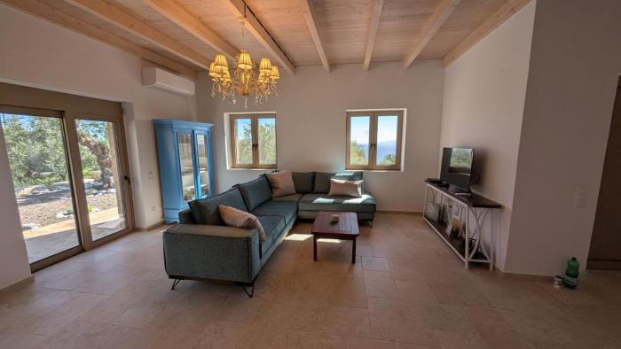 Achilles Cottage