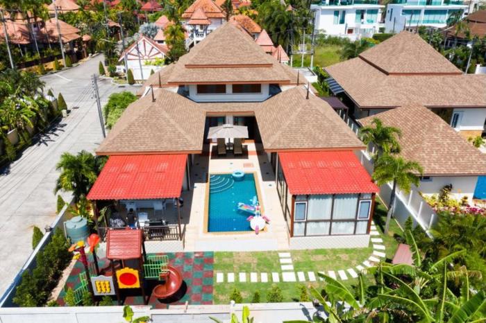 Phuket Family Villa 5 Bedrooms with Private Pool