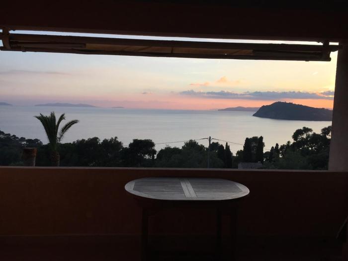 Magnifique vue mer - Plage à 200 m à pied