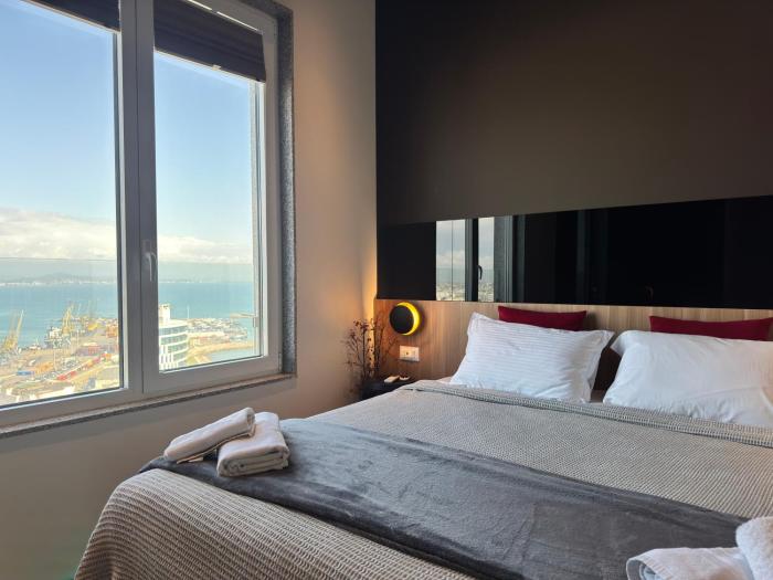 Luxury 21st Floor Apartment Full Seaview in Vollga Promenade by Selectstay