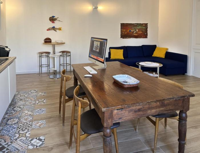 Antoni House