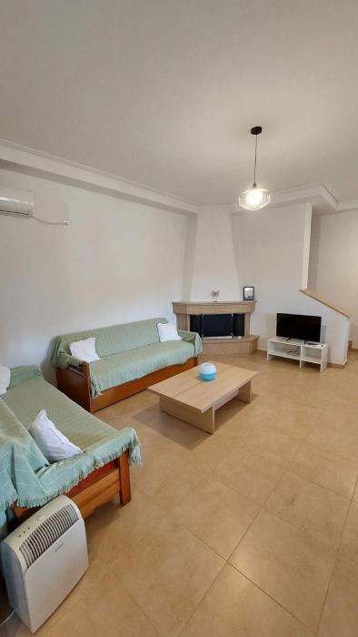 Village Nest - Peaceful Andros Stay with Nature