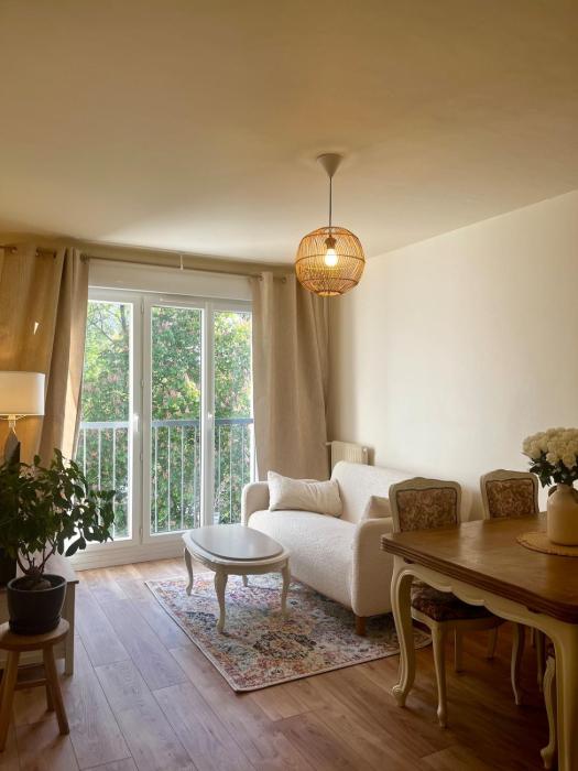 Appartement lumineux - parking- proche gare