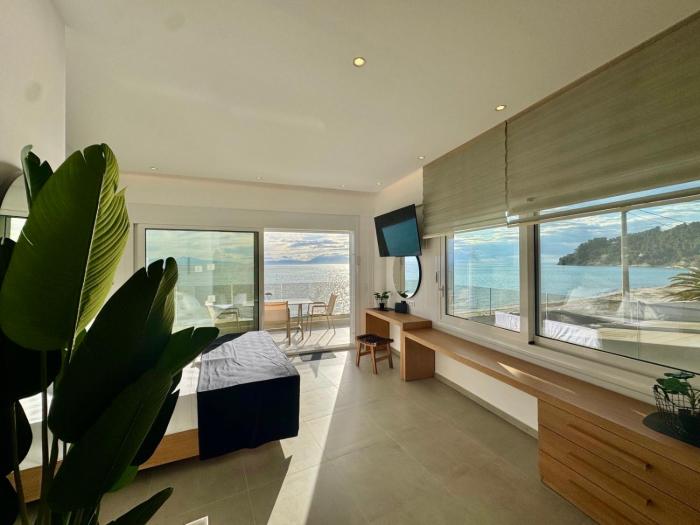 Zoe Seafront Studio