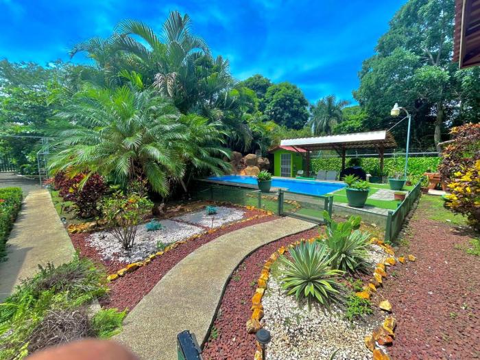 La Esmeralda Villa