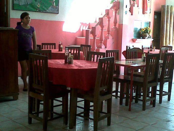 Hotel y Restaurante La Canoa