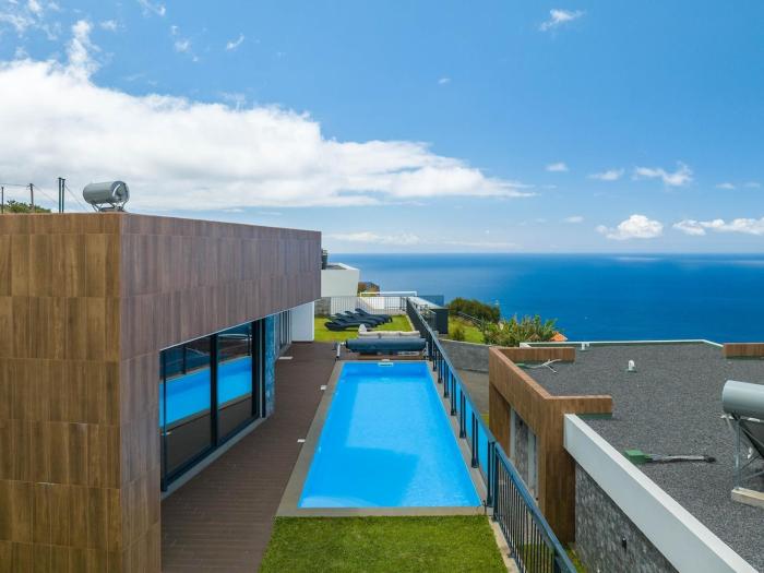 Casa Mozart I Sea View, Pool & Ac Retreat