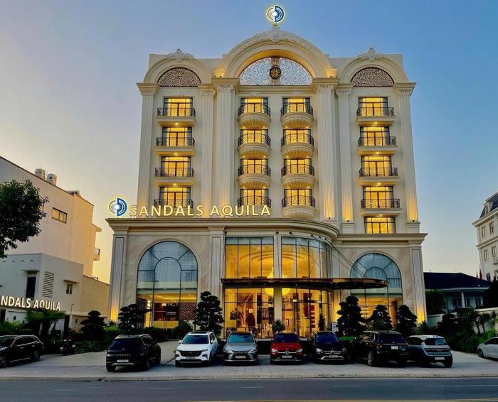 SANDALS AQUILA HOTEL