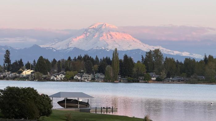 Lakefront Retreat on Rainier Time