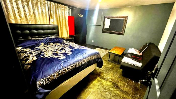 Luxury KIA Room F