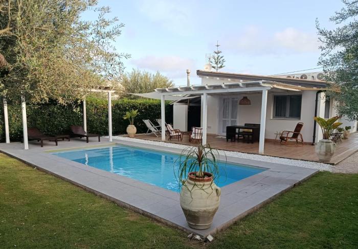 VILLA FEDERICA CON PISCINAWITH POOL
