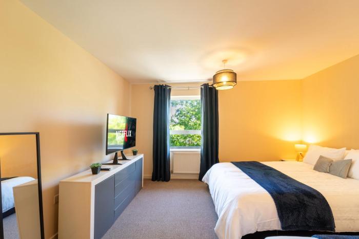 Premium Central House- Sleeps 9 - Garden - Parking