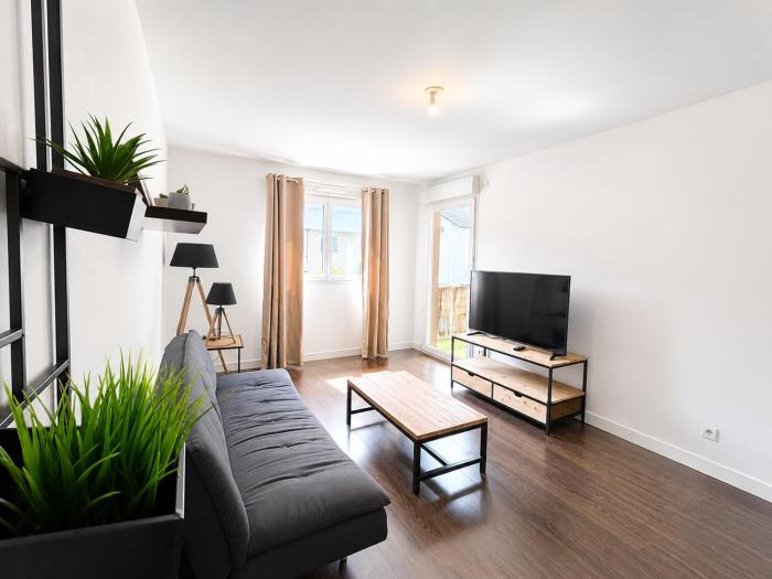 M076 T2 Chaleureux avec balcon verdoyant
