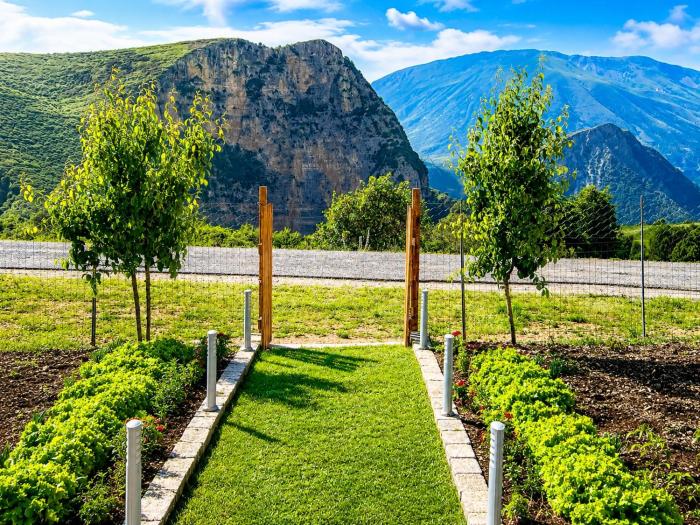 Vatra Traditional Guesthouse