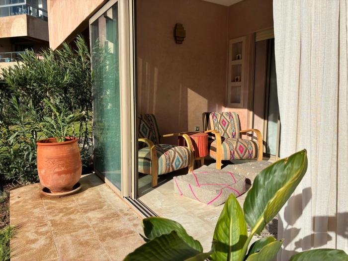Golf Appartement with pool and private garden