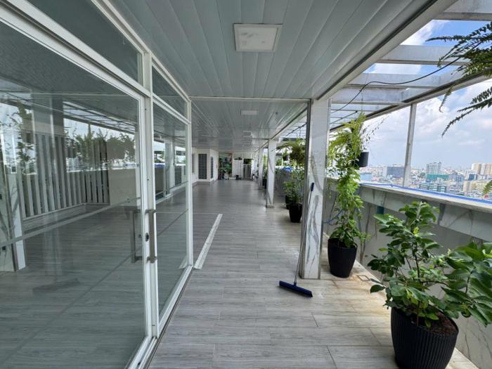 The Crown Luxury 4BR Penthouse