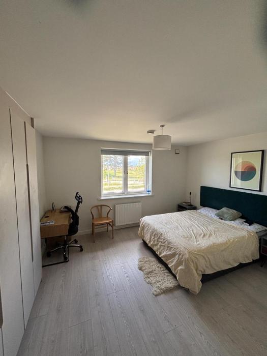 En-suite Double Bedroom Adamstown