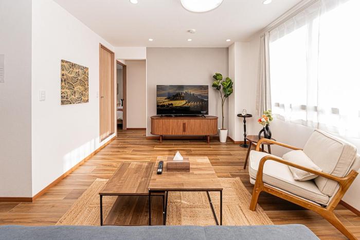 1-minute walk to Keikyu Zasshiki StationQuiet residential neighborhoodRight next to a large shopping arcade14-minute direct access to Haneda Airport