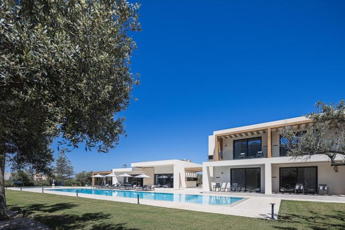 Olive Sun Villa Stillness & Elegance by etouri