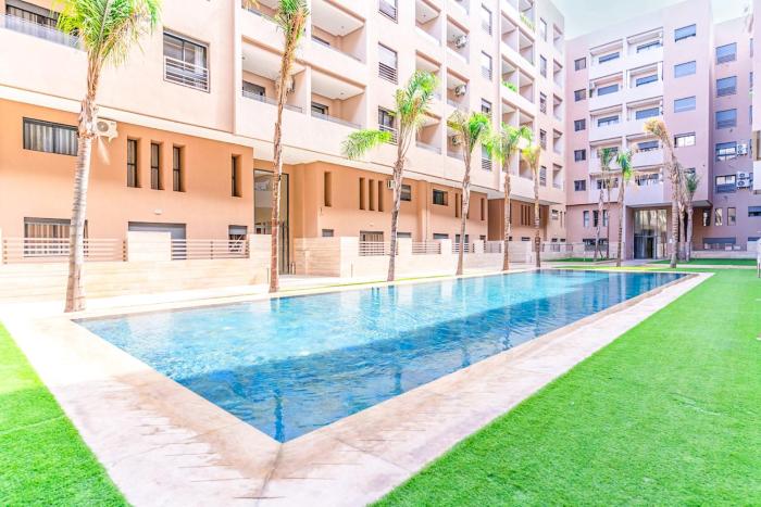 26 - Modern Pool Apartment, Free Parking, M Avenue