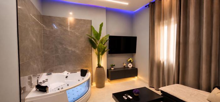 Luxury Suite with Private Jacuzzi