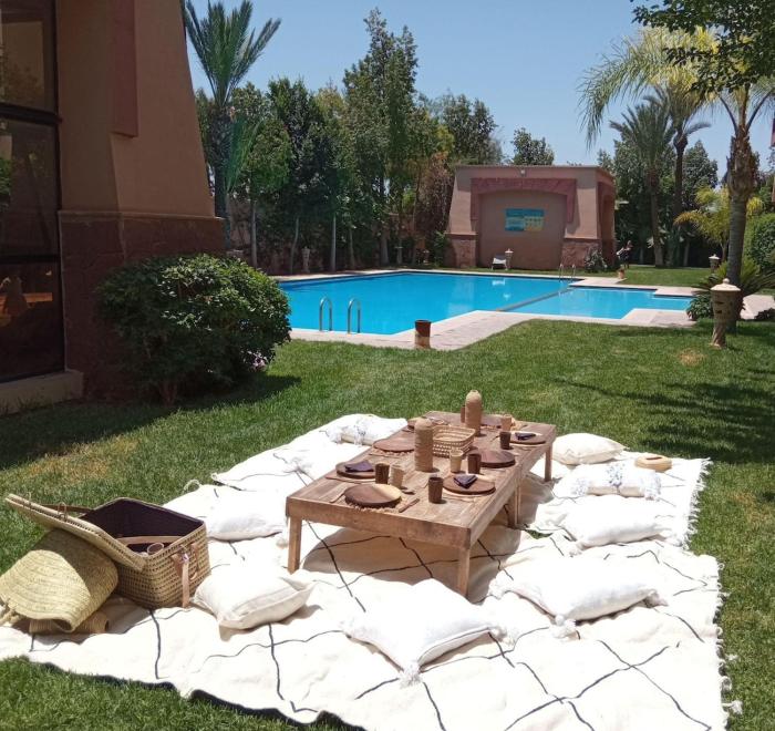 résidence patio et jardin avec piscine 2chambres