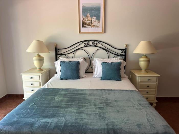 Cozy 1Bdr Flat with Pool and Garage by Lovelystay