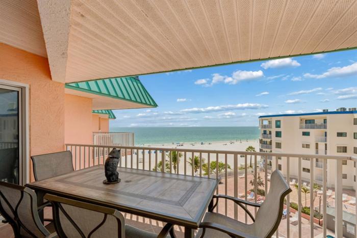 Beach Cottages Ocean & Pool View Condo